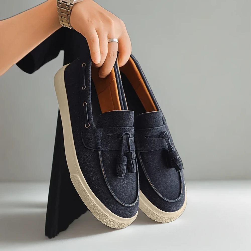 Chaussure mocassin homme avec semelles épaisses, détail de la construction italienne