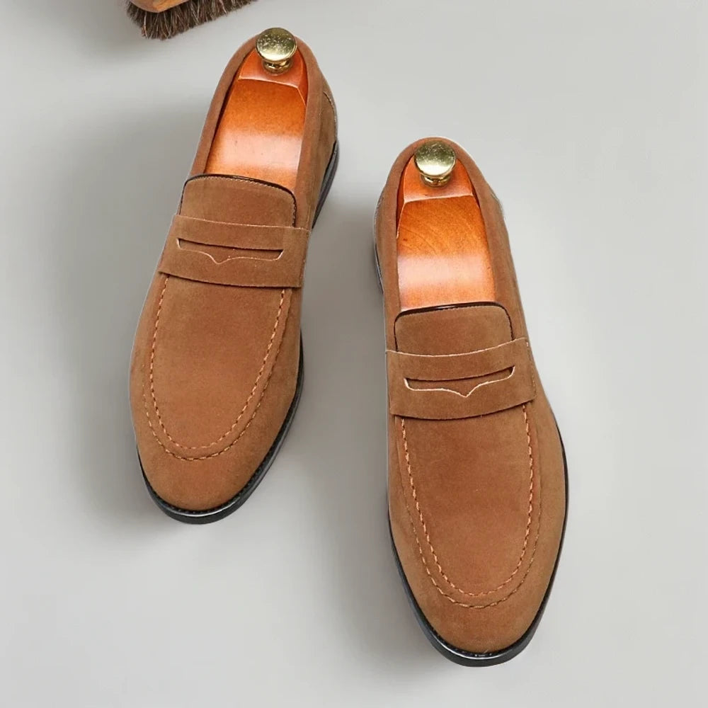Chaussure mocassin homme en daim bleu marine pour tenue formelle