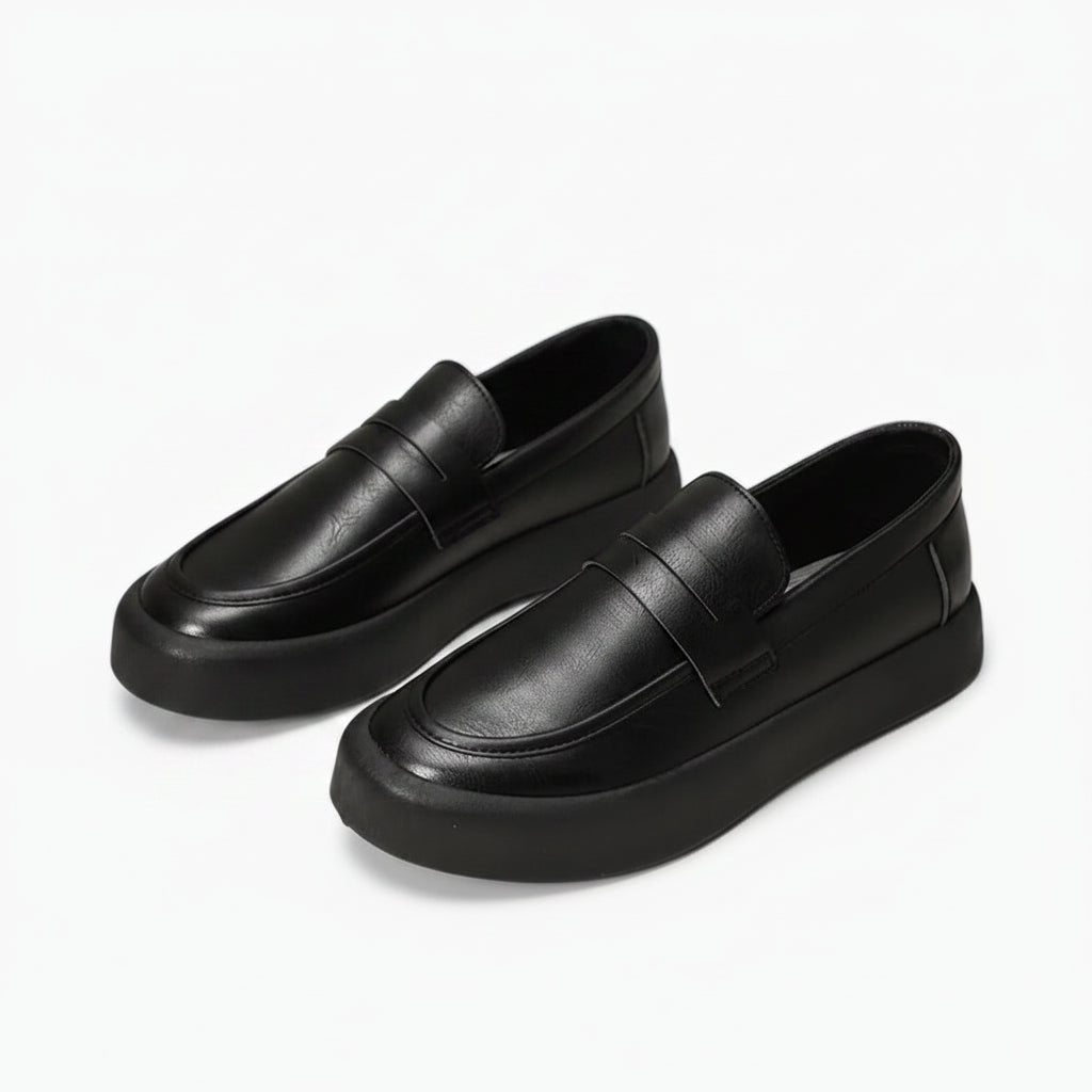 Paire de mocassins italiens homme avec bout rond et design épuré pour le quotidien