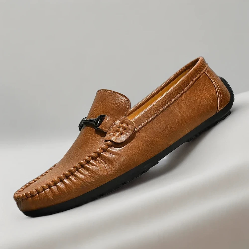 Mocassin marron confortable enfilable pour la marche quotidienne