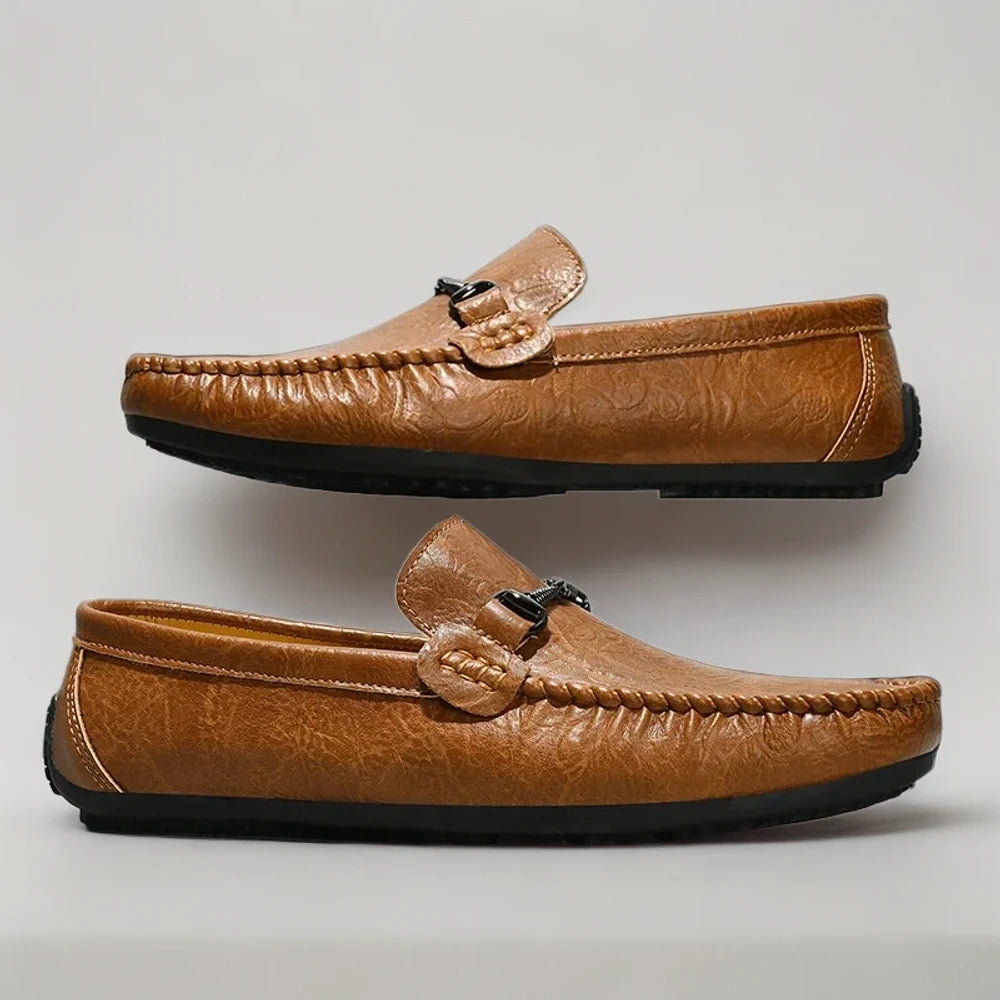 Trio de pieds mocassins présentant les trois teintes disponibles