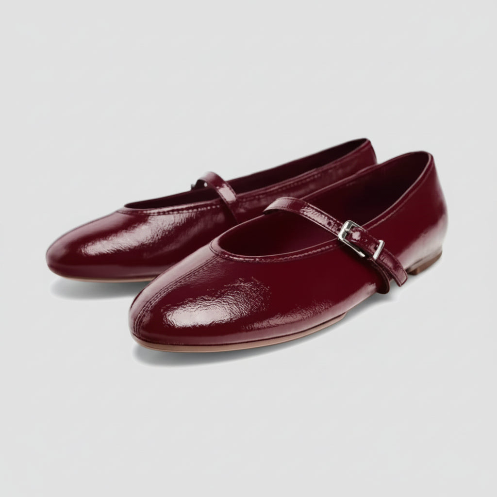 Sabot mocassin femme en cuir souple avec boucle de ceinture raffinée