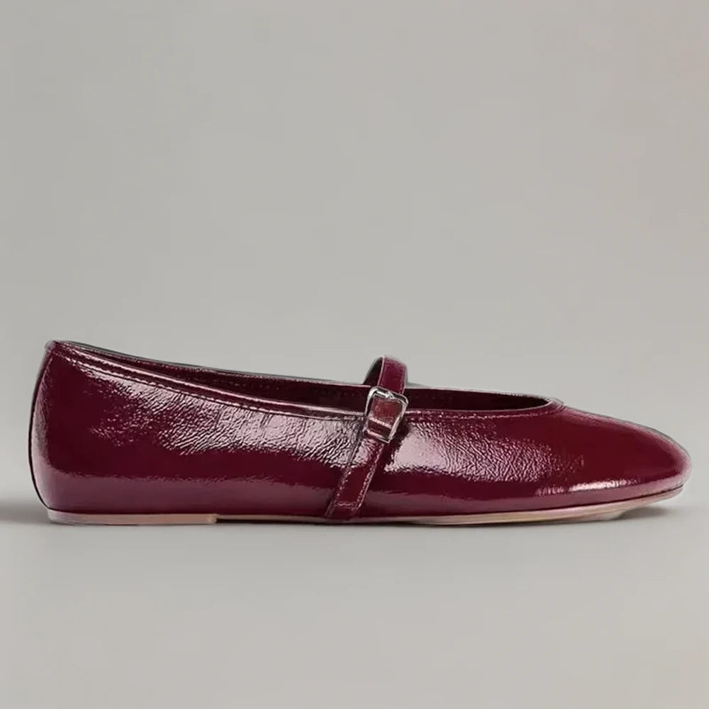 Chaussure mocassin confort femme portée au bureau avec élégance