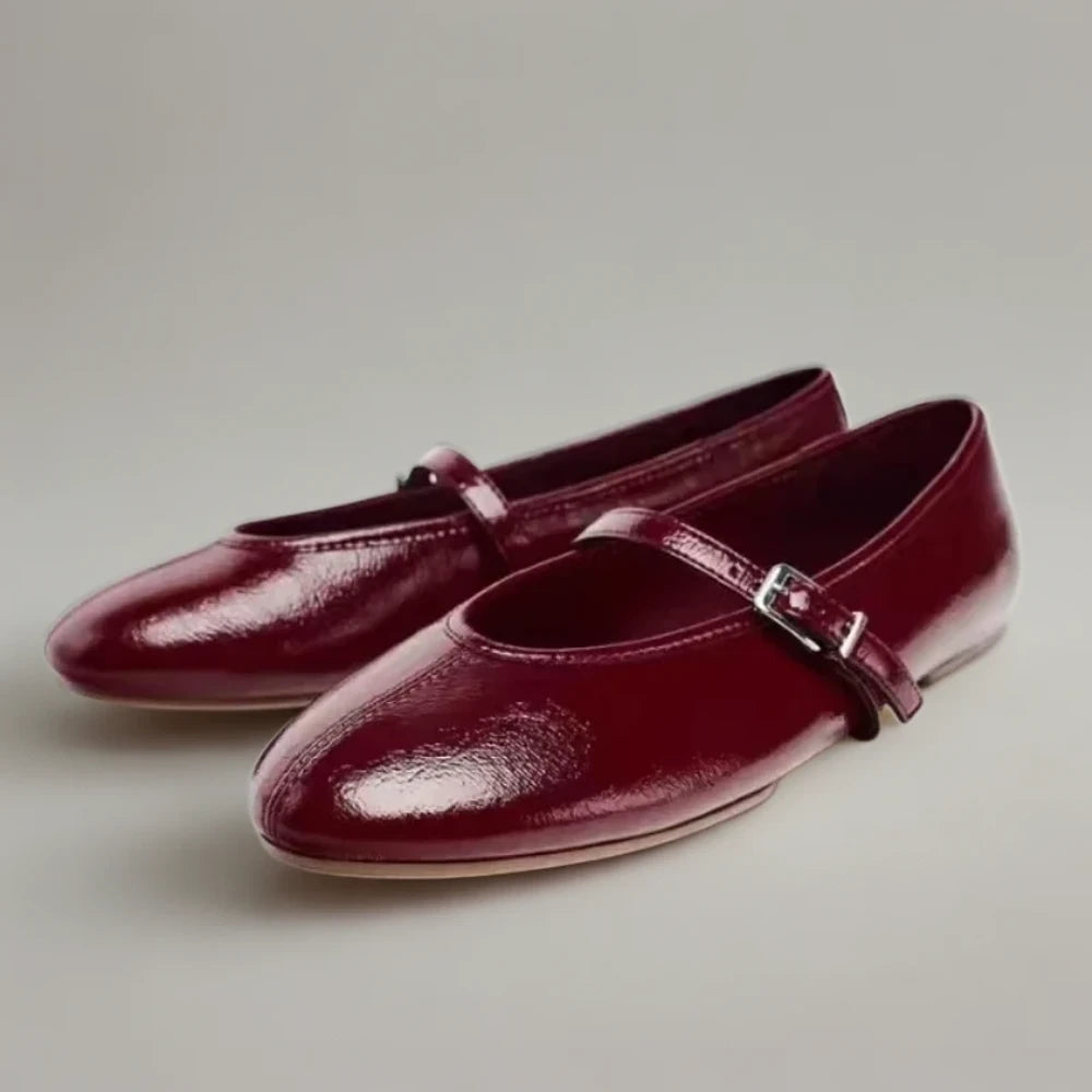 Paire de sabot mocassin femme cuir confortable vue de profil