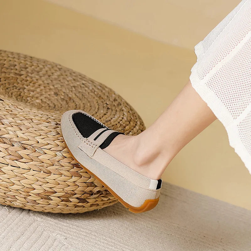 Mocassin femme sans talons, coloris Écru à bride noire