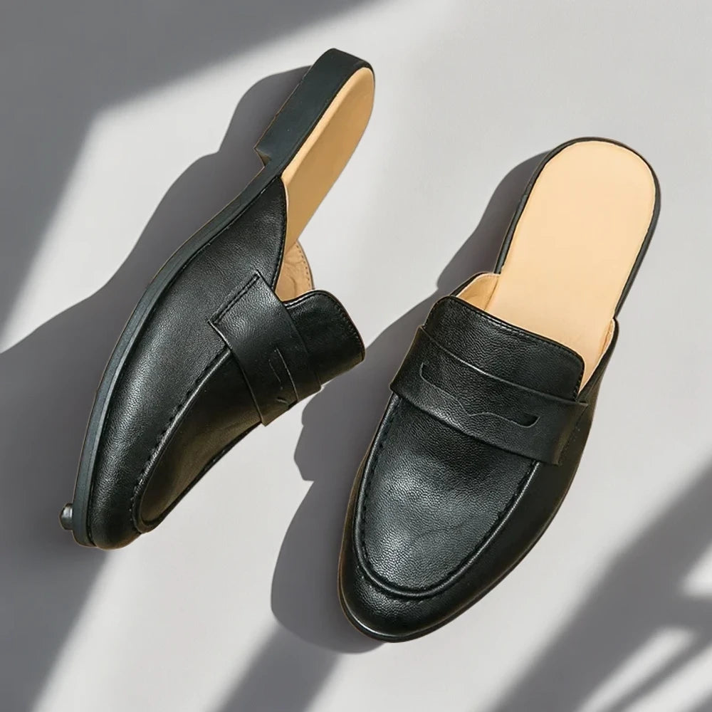 Paire de mocassins noirs glissants sans effort, pantoufle urbaine élégante